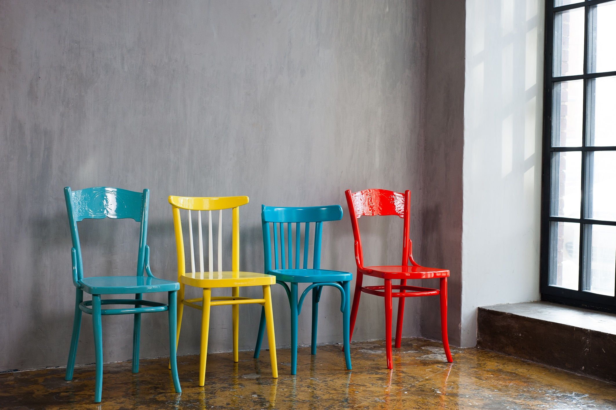 Цветные Венские стулья в интерьере