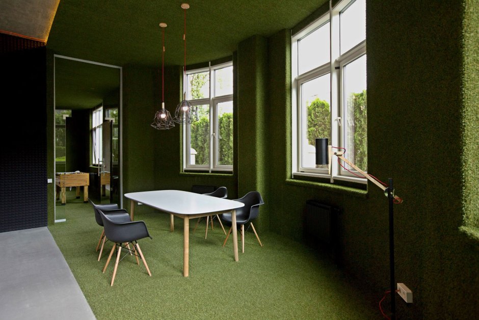 Зеленые стены в офисе