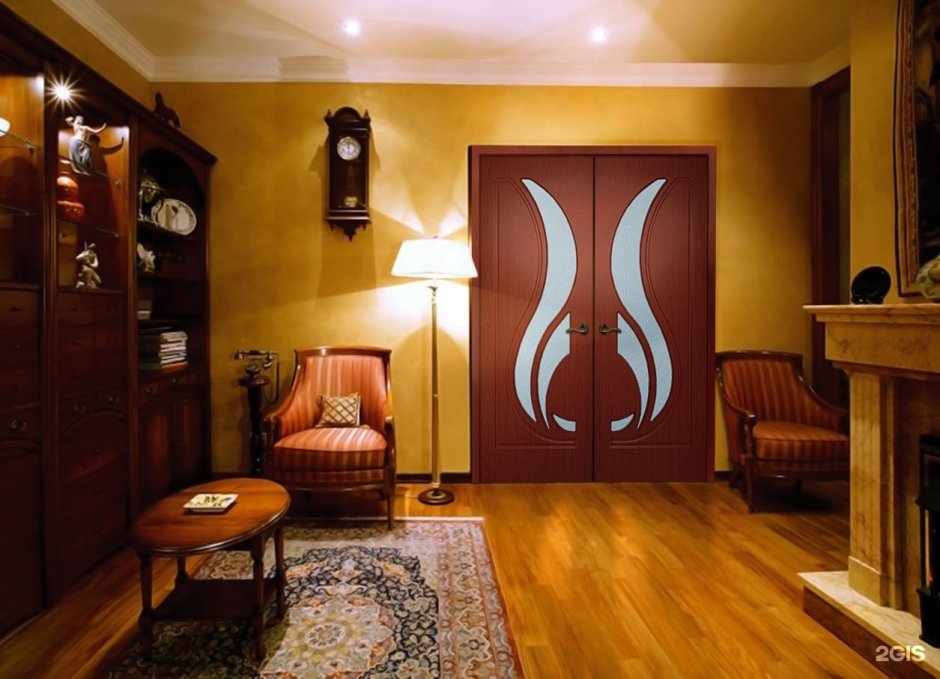 Красивая дверь в комнату