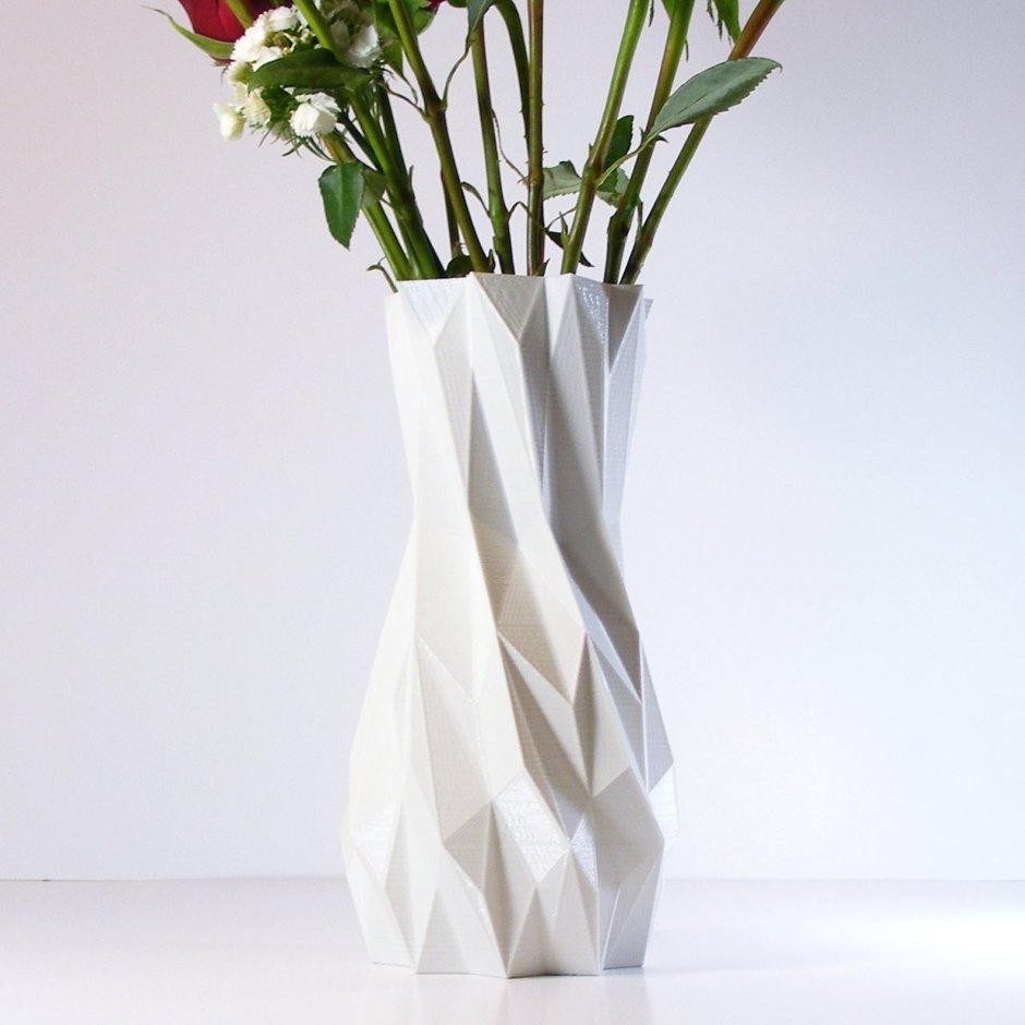 Длинная ваза для цветов