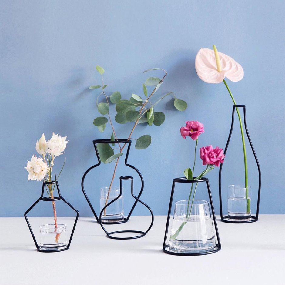 Дизайнерская ваза с ветками