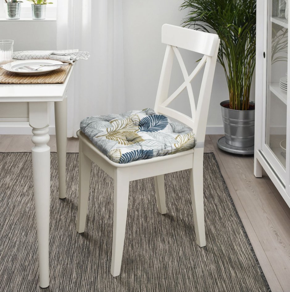 Стул Eames Style DSW белый
