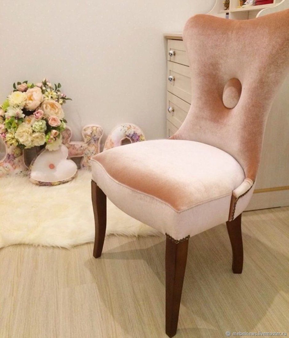 Кресло Wingback Chair