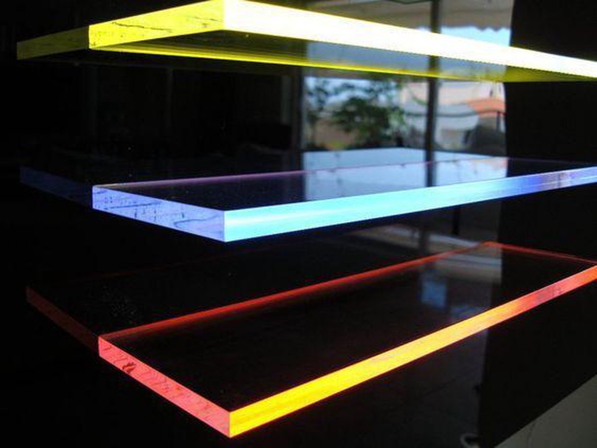 подсветка стеклянных полок в мебели