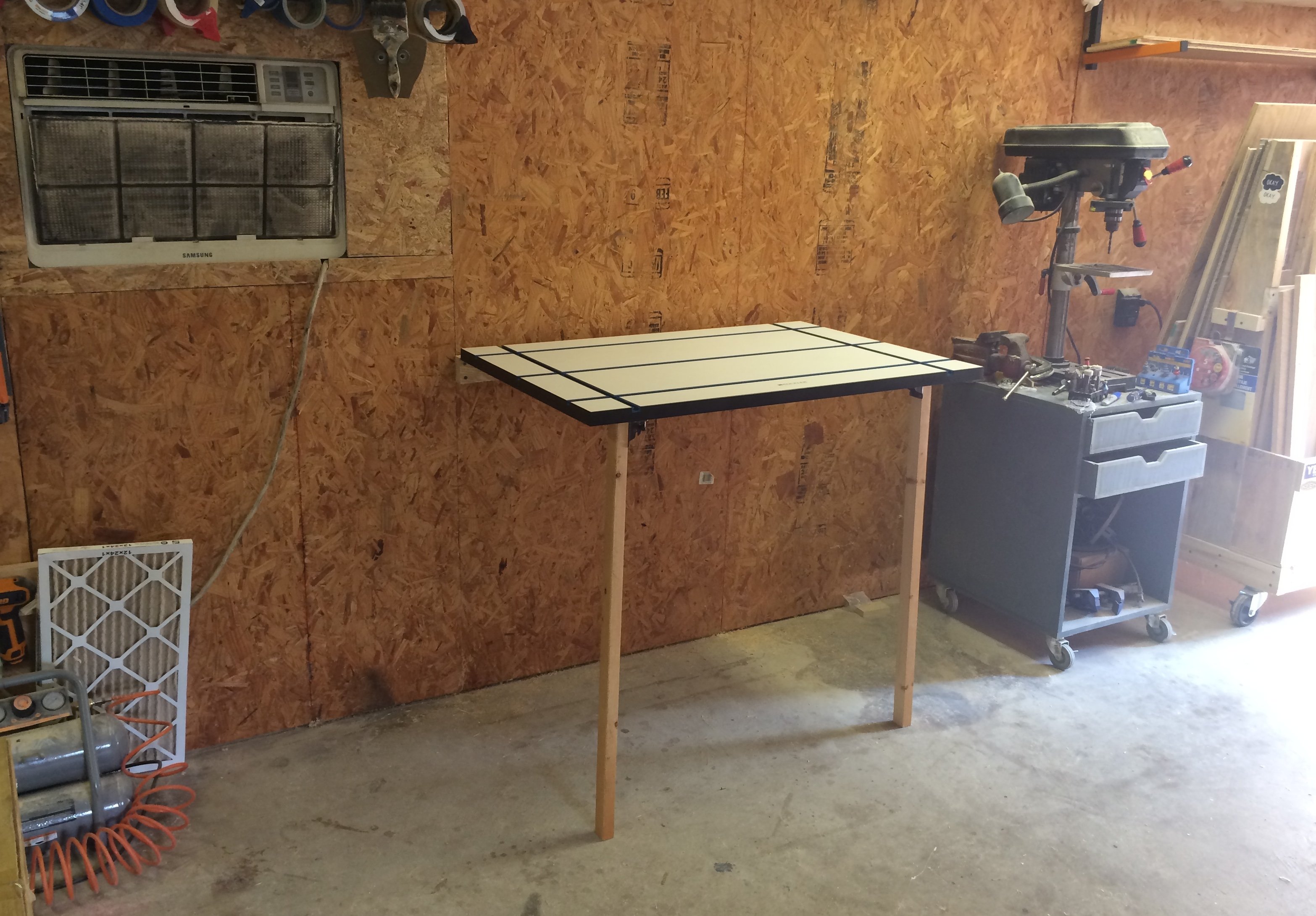 Складной стол в гараж