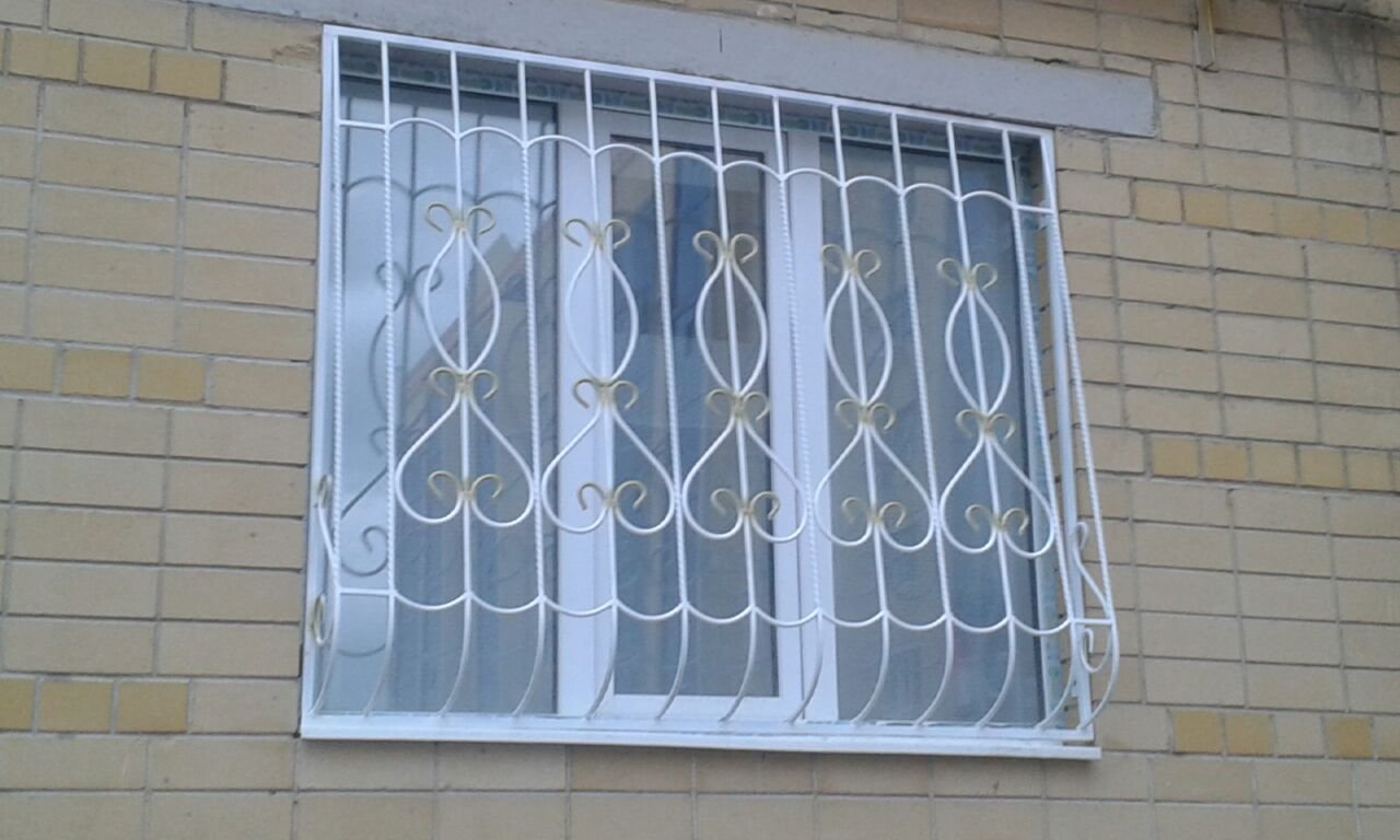 Иркутск купить решетку. Решетки ав1п. Решетки на окна. Решетка оконная металлическая. Решетка на окно металлическая.