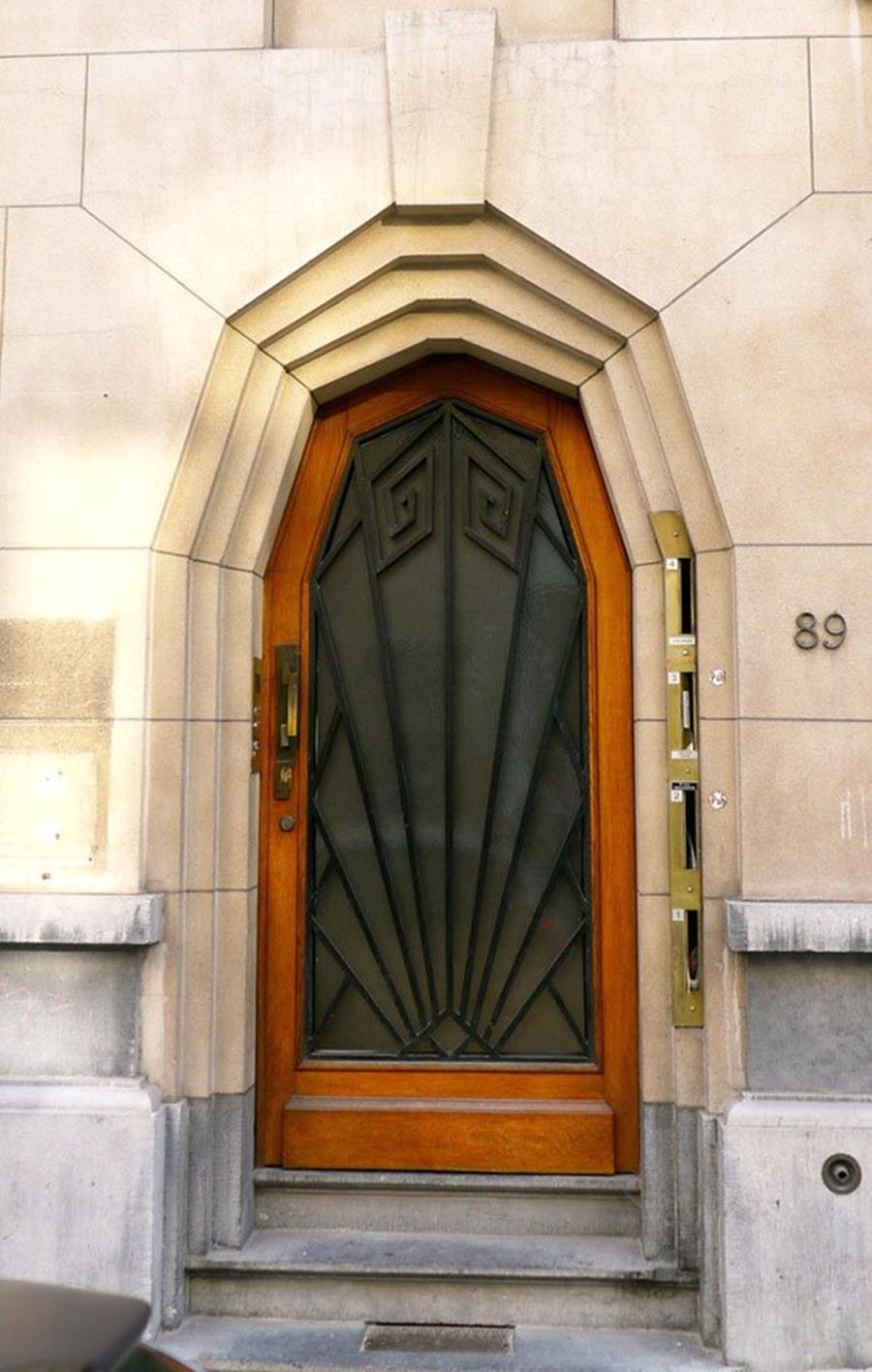 Необычные двери