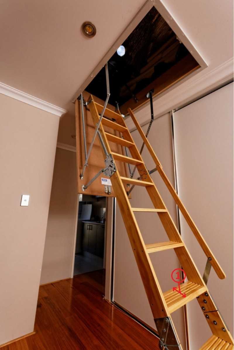 Установка чердачной лестницы под натяжной потолок