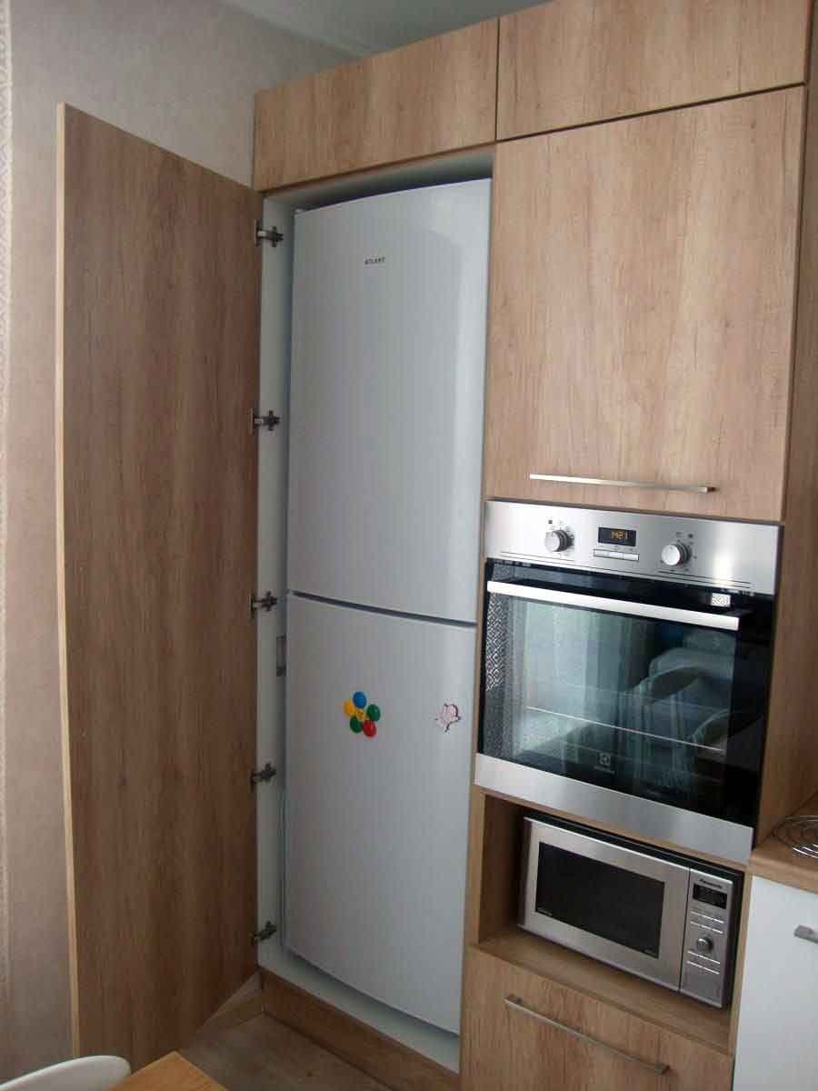 Кухонный гарнитур с холодильником