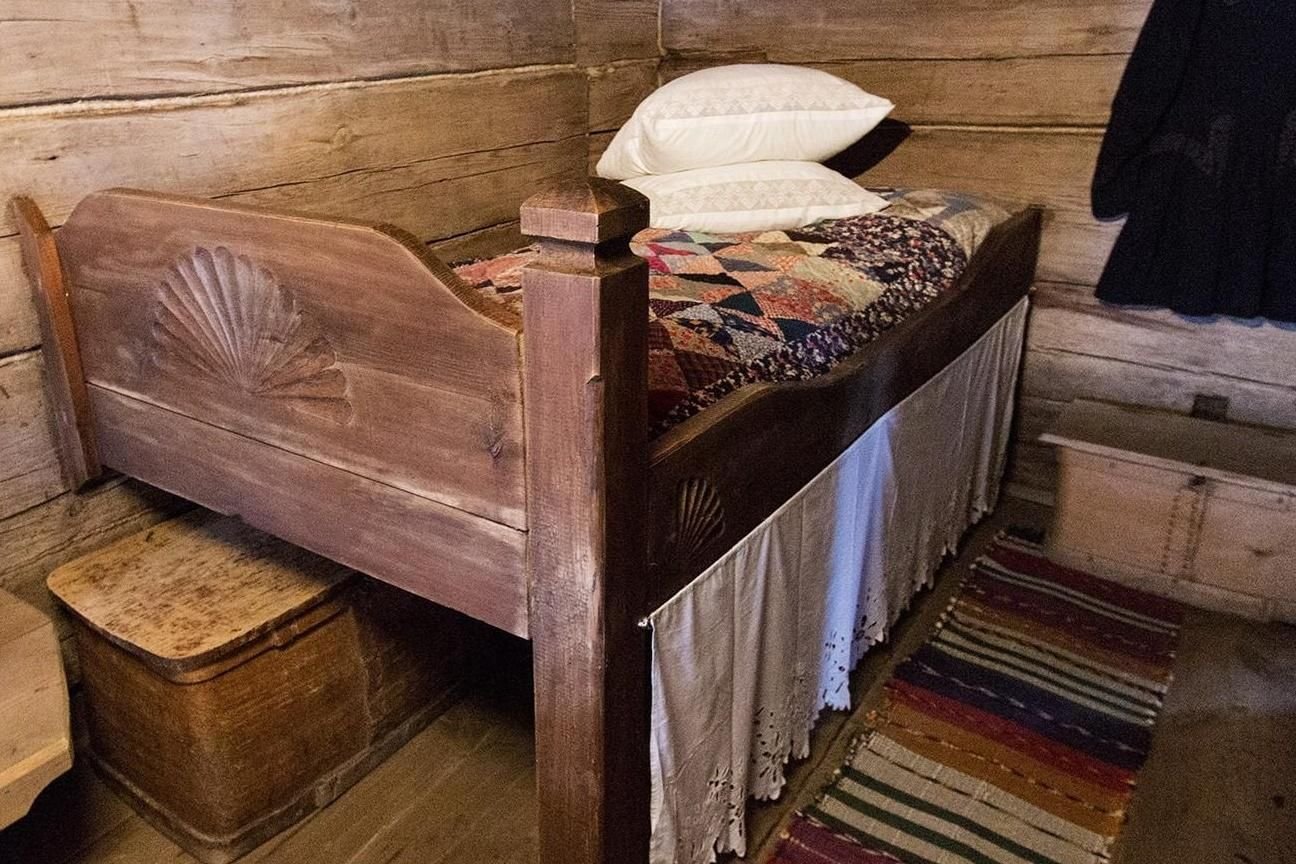 Как сделать старинную кровать