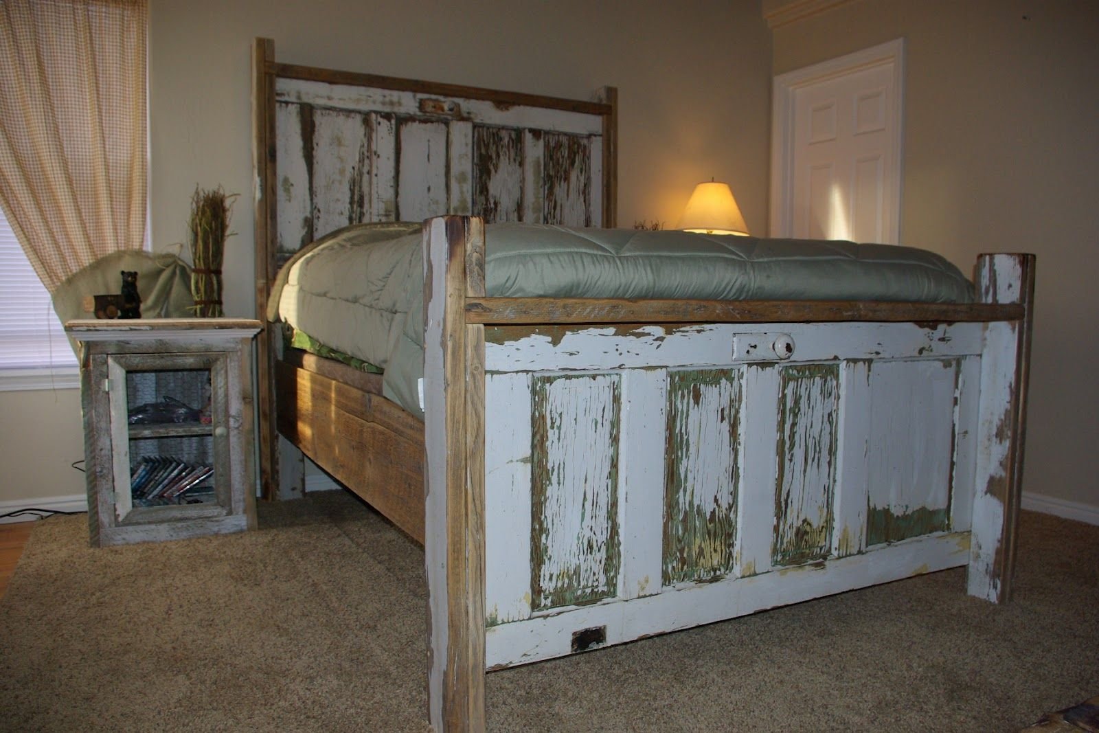 Реставрированные кровати