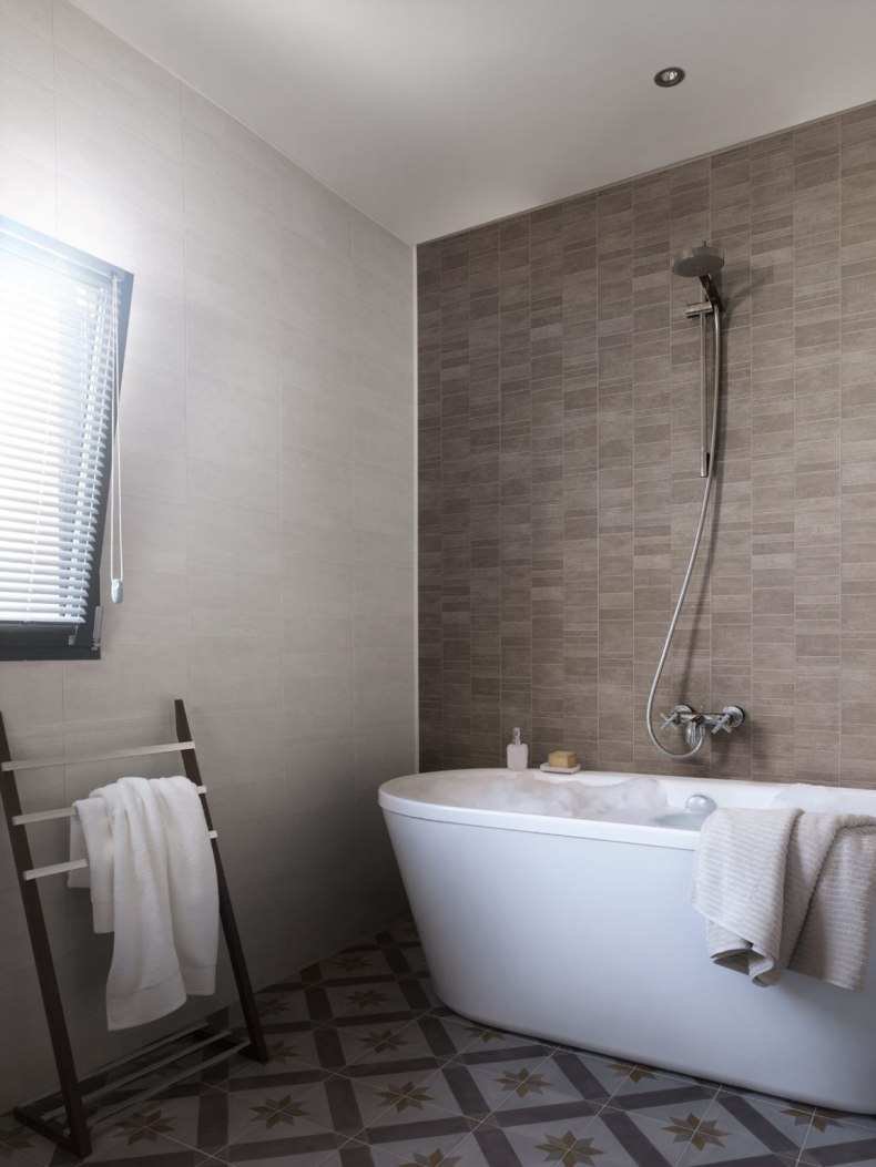 Кварцвиниловая плитка для стен ванной