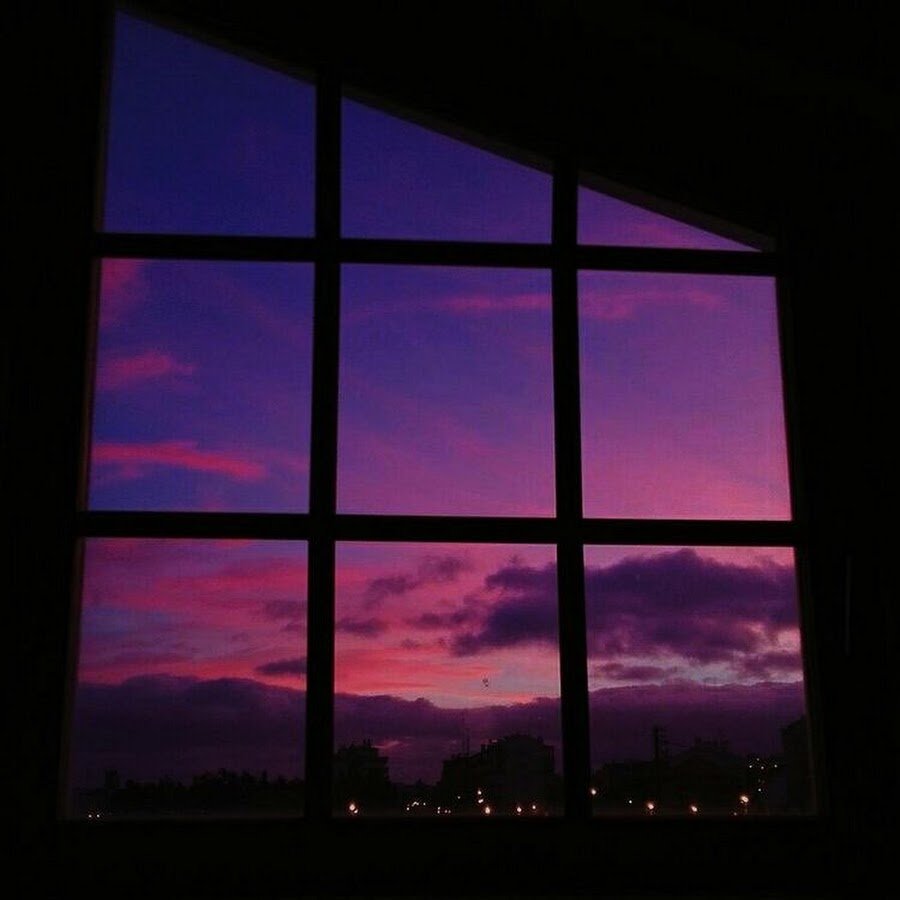 Розовый вид из окна