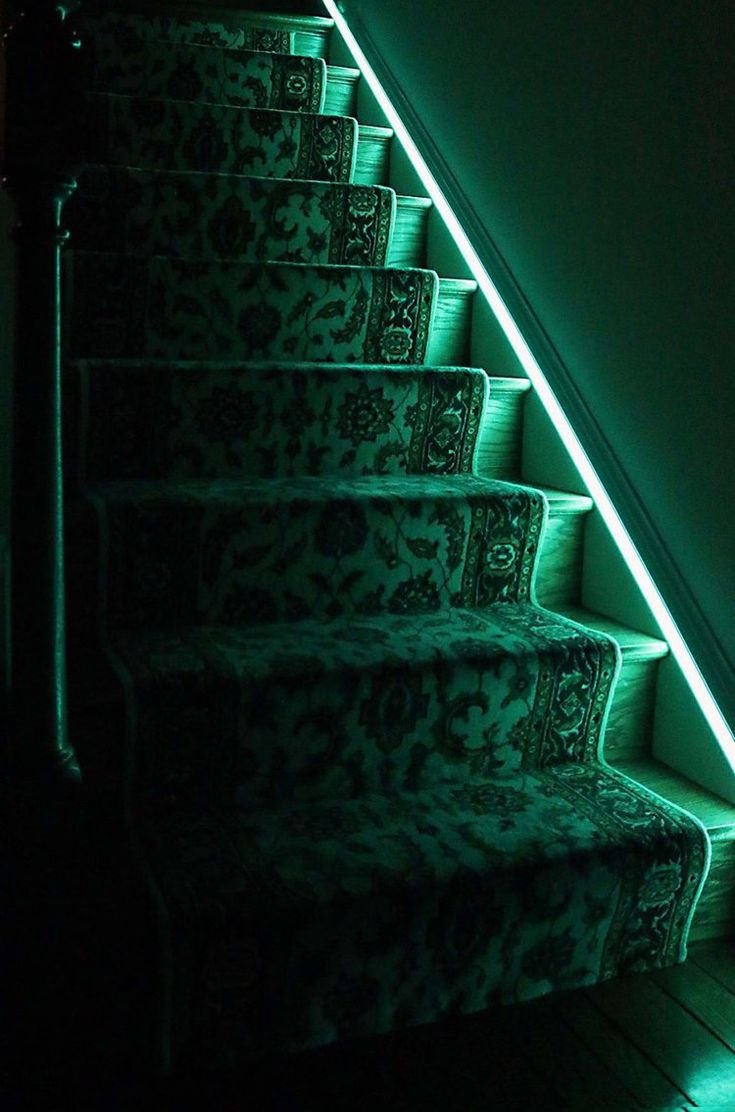 Диодная подсветка лестницы