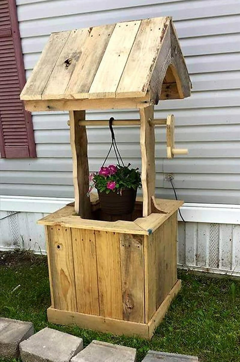 Декоративный колодец