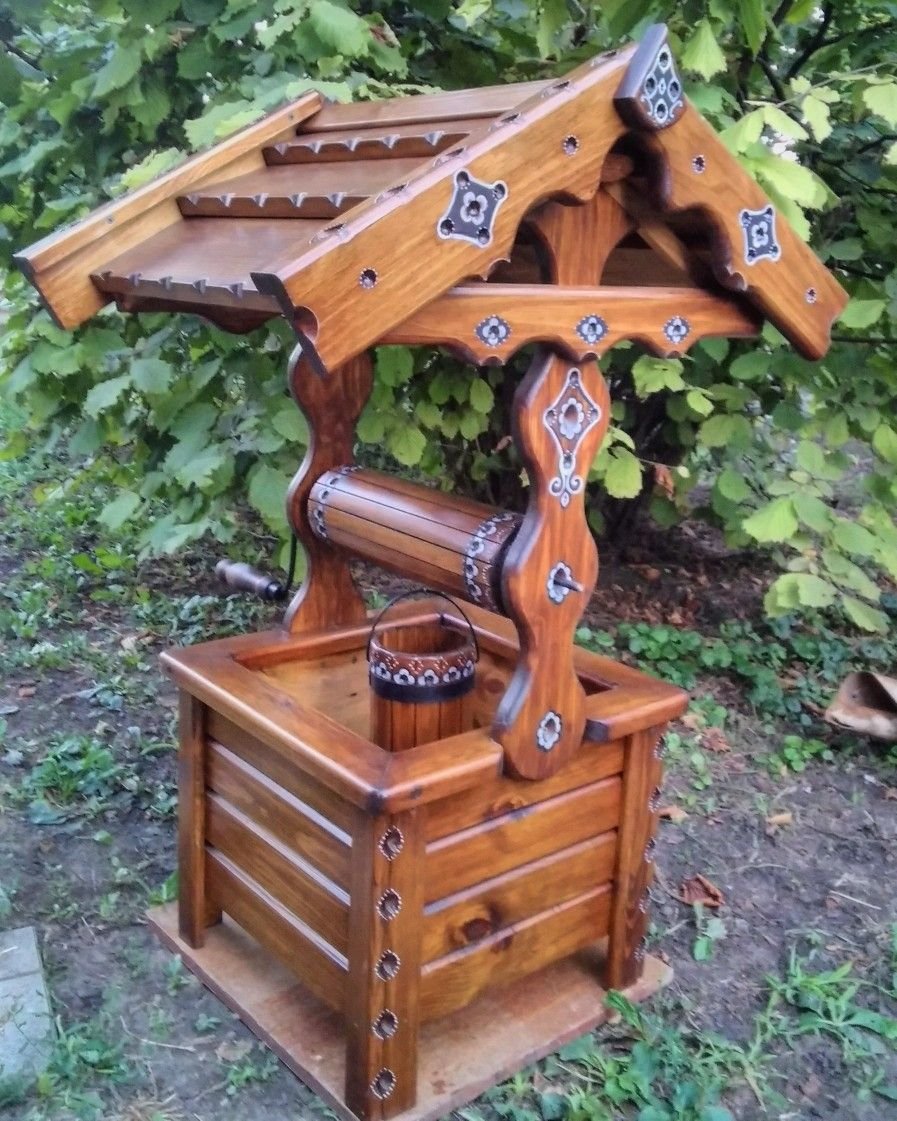 Красивый домик для колодца