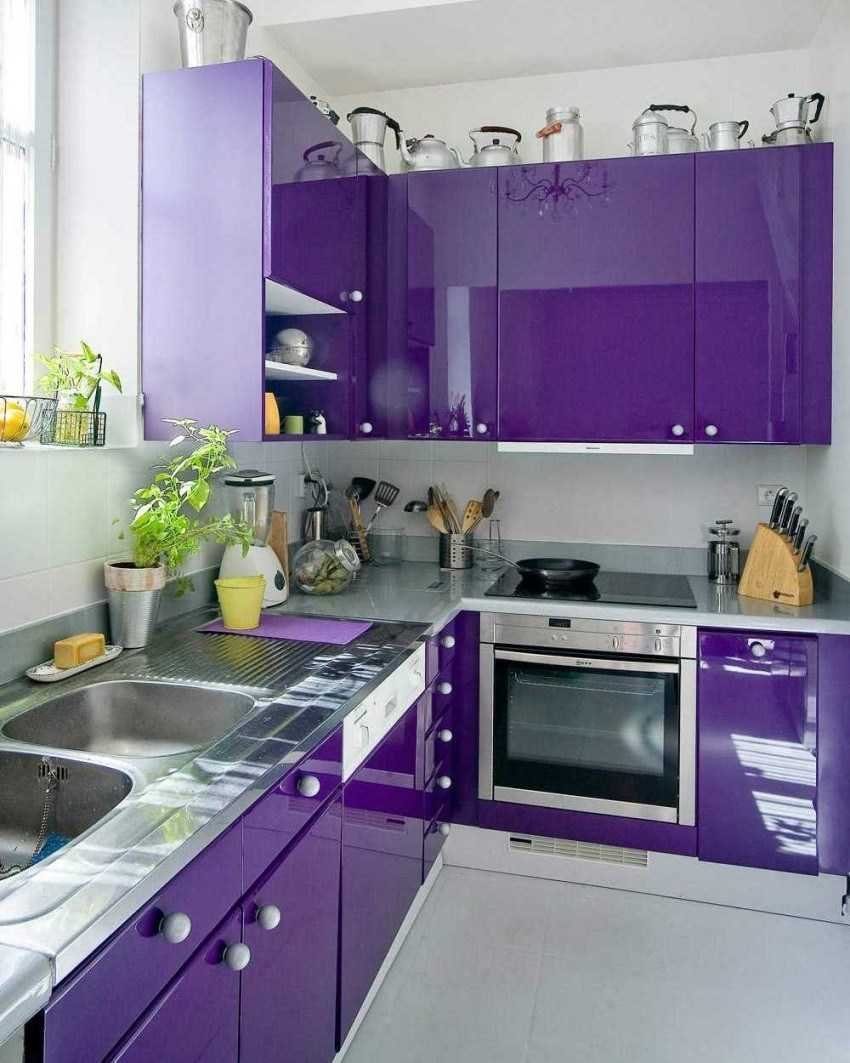 Кухонный гарнитур сиреневого цвета