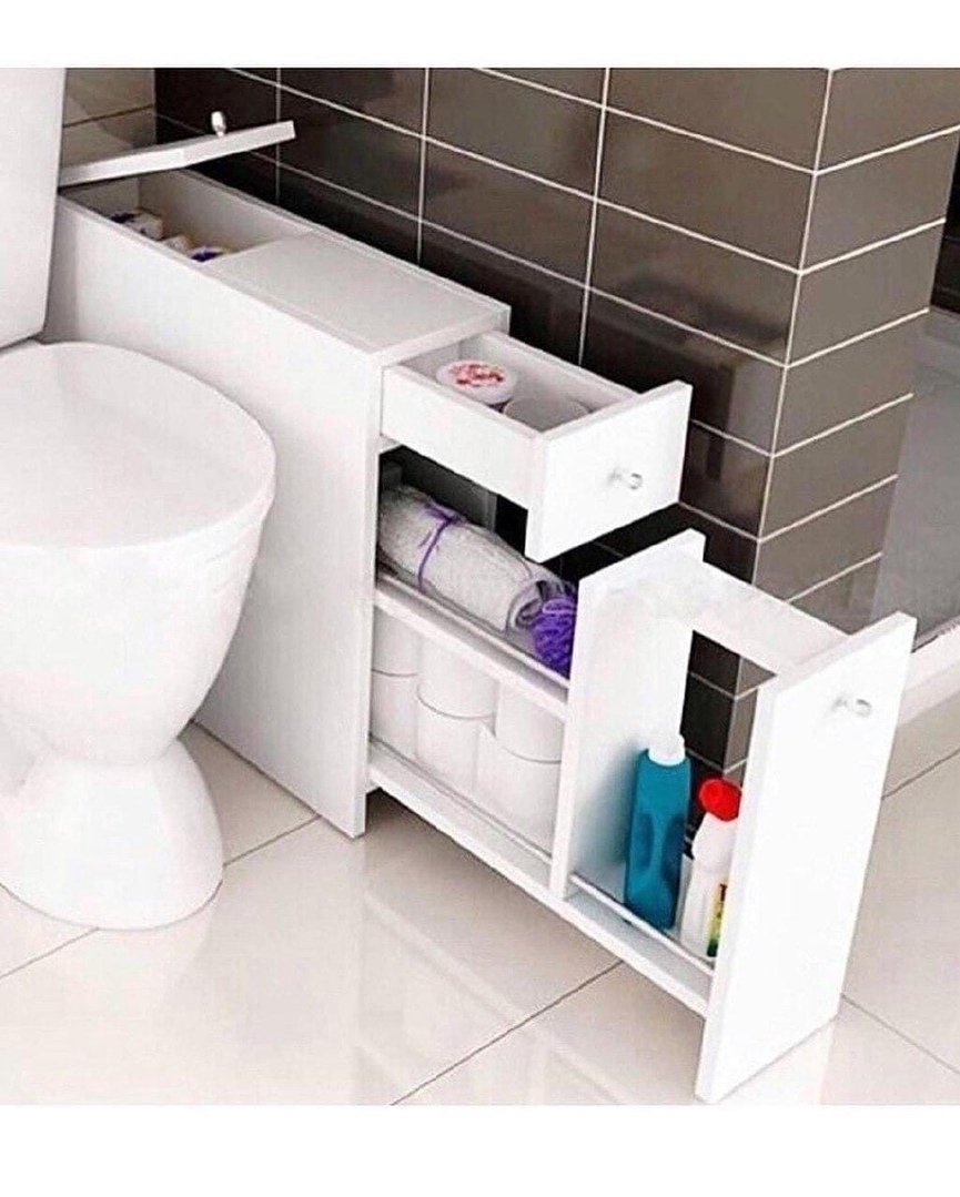 Инсталляция в туалете с полками