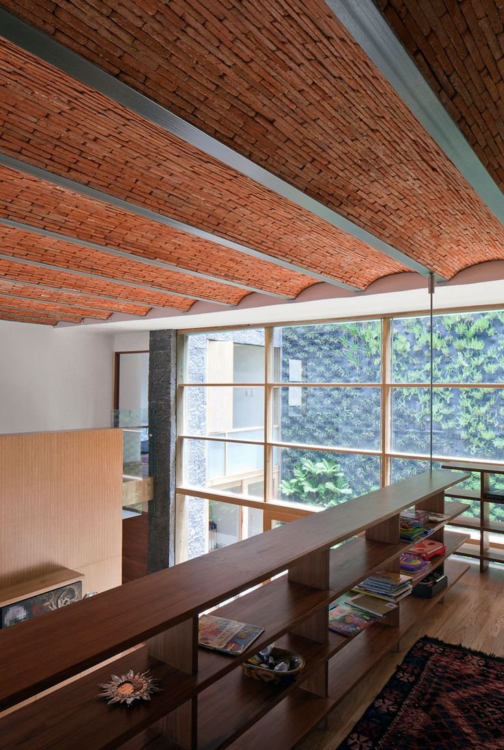 Кирпичный сводчатый потолок