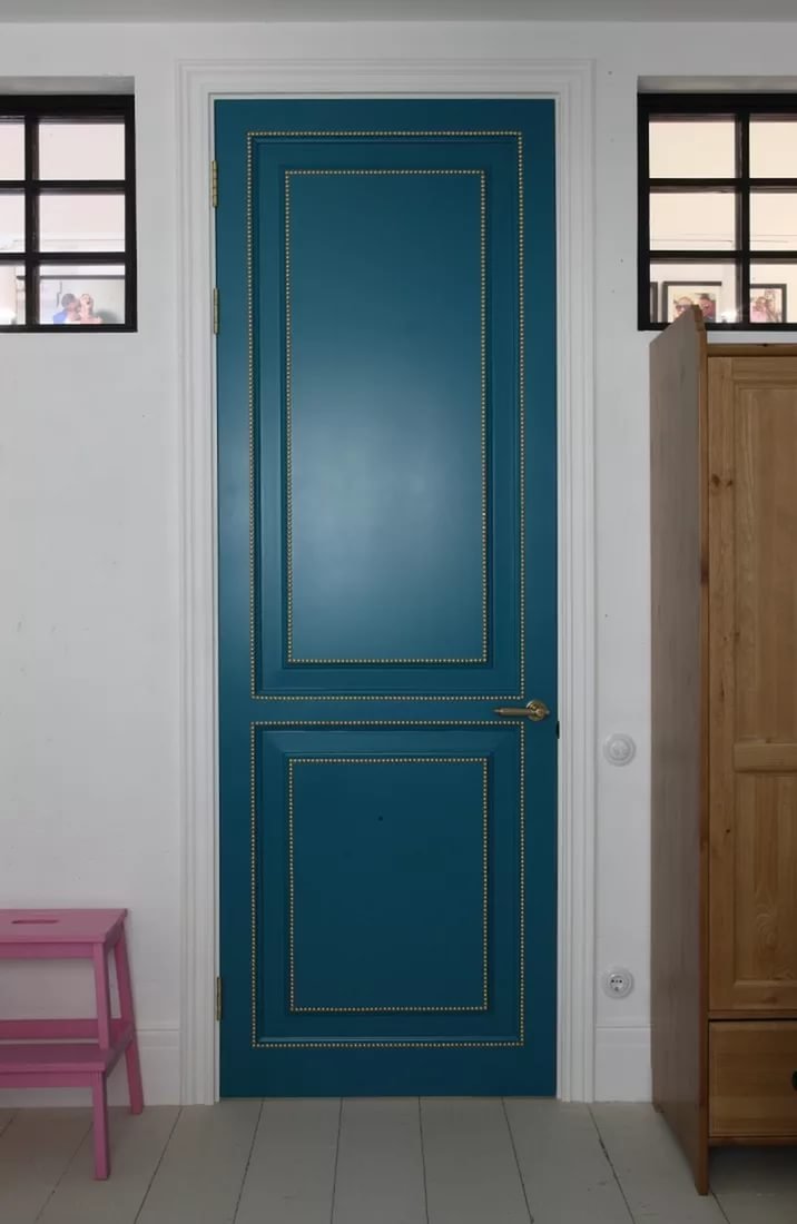 Цветныежвери в интерьере