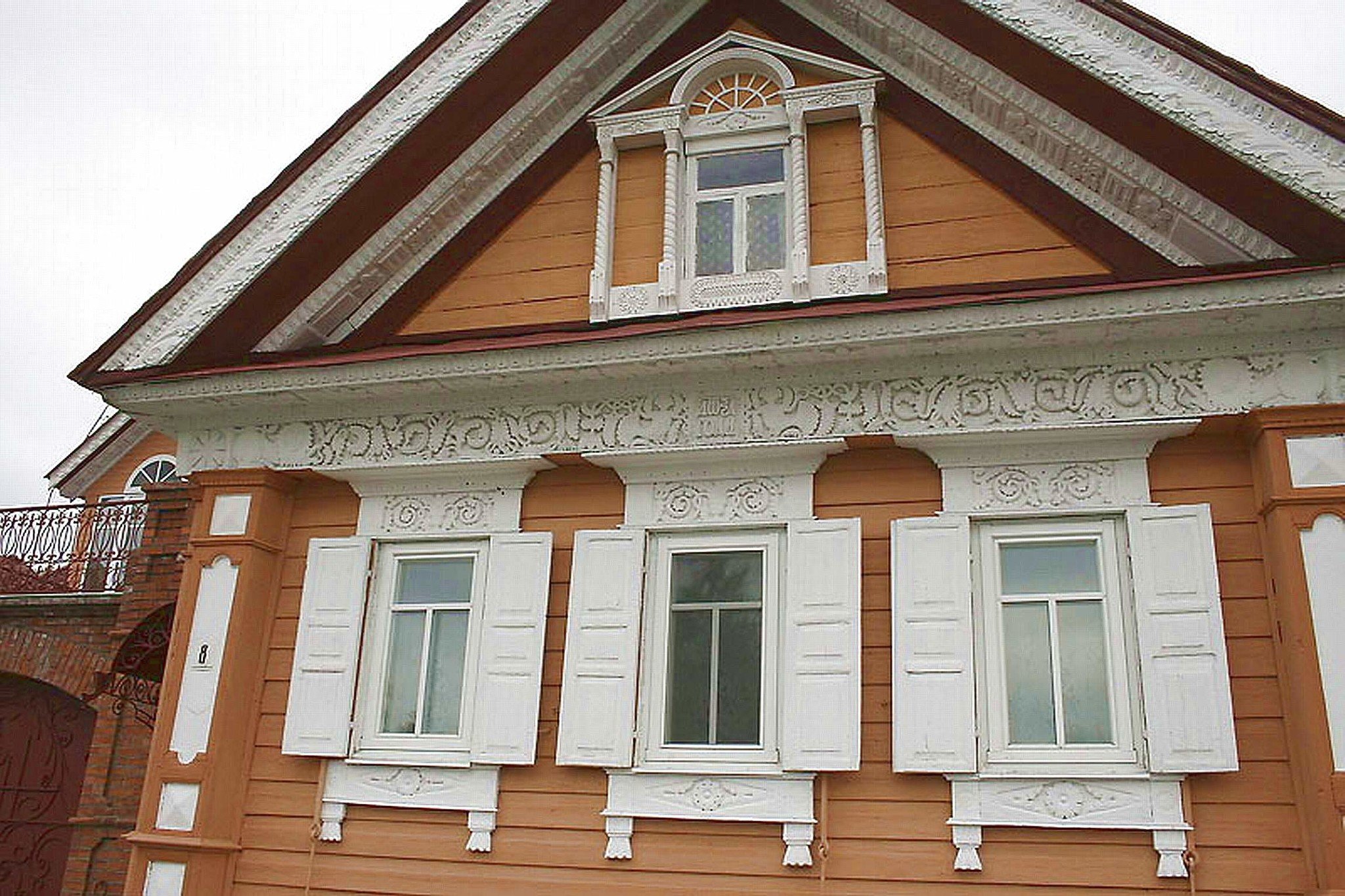 Фасады старинных деревянных домов