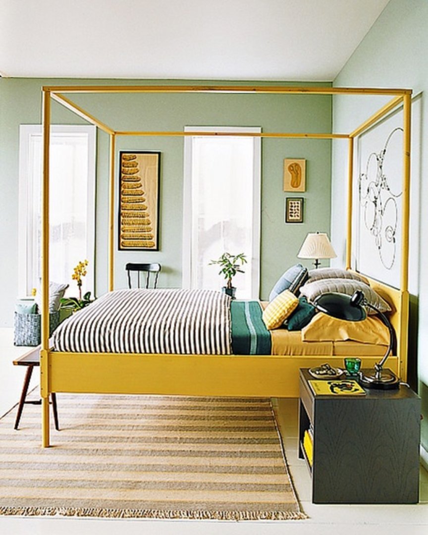 Спальня желто зеленого цвета