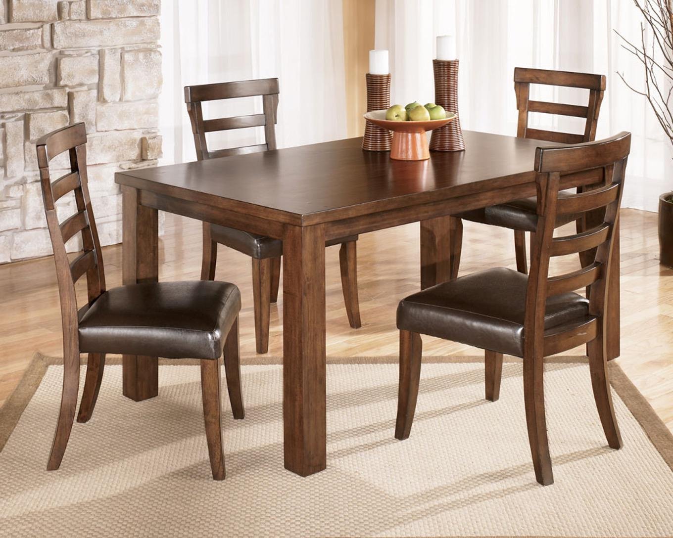Картинка стол. Деревянные столы и стулья. Стол деревянный обеденный. Деревянные столы и стулья для кухни. Кухонный стол и стулья дерево.