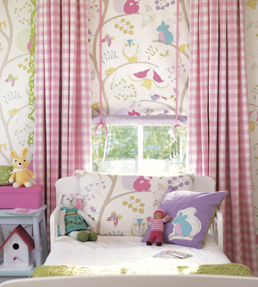 Шторы в интерьере детской