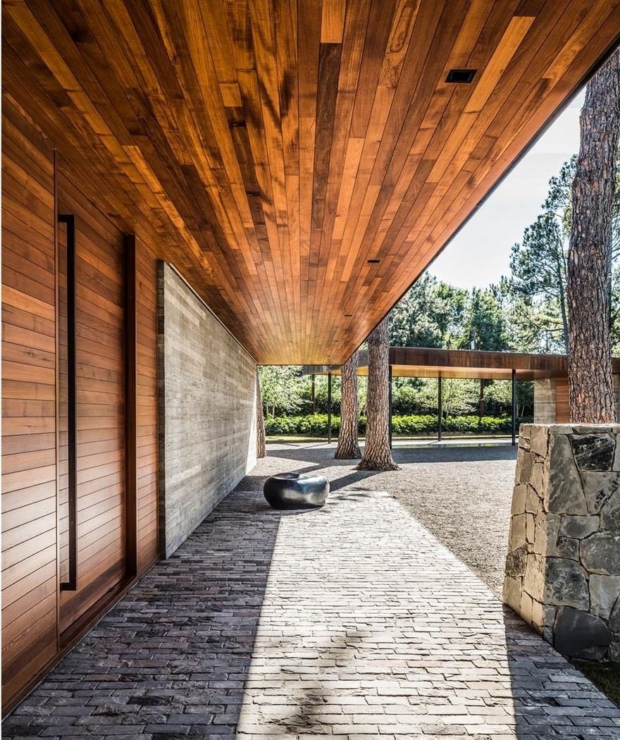 The Galicard Cove House