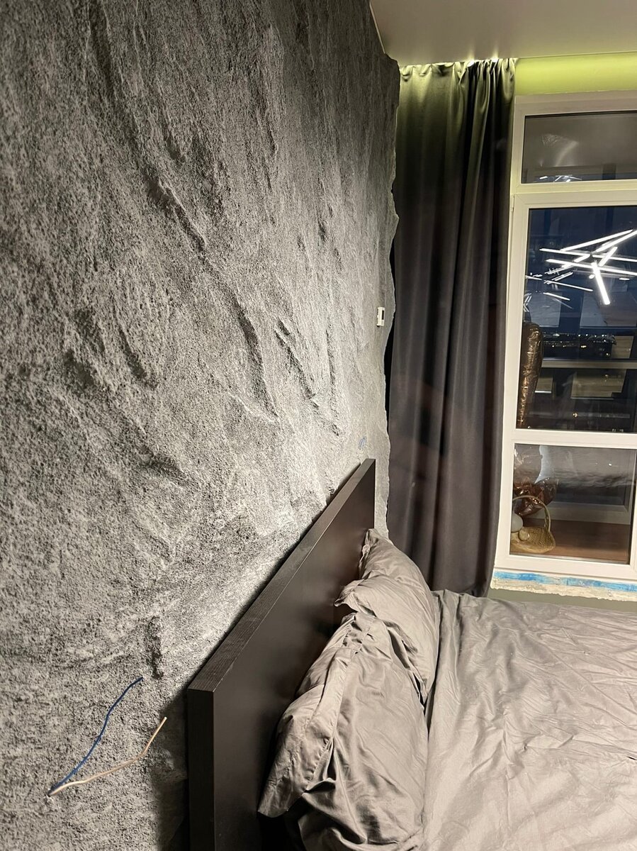 Стена скала в интерьере