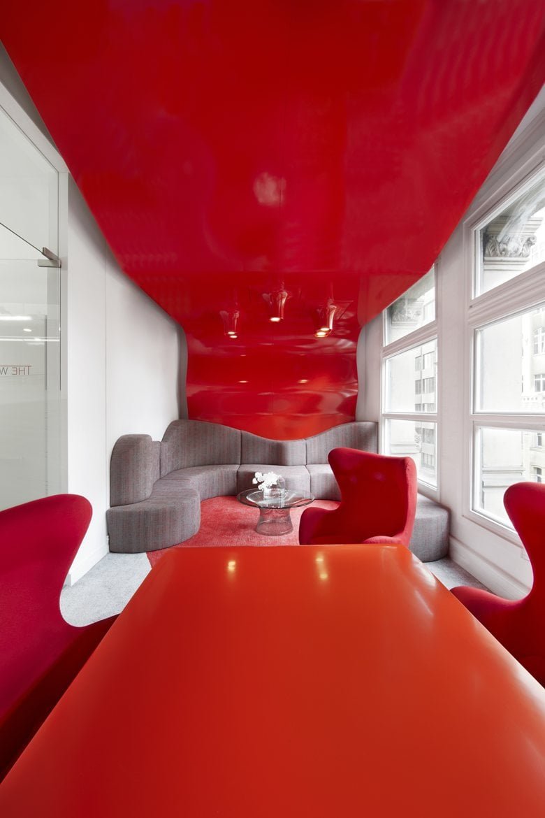 Красный цвет в интерьере офиса