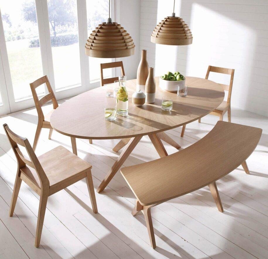 Обеденный стол в скандинавском стиле