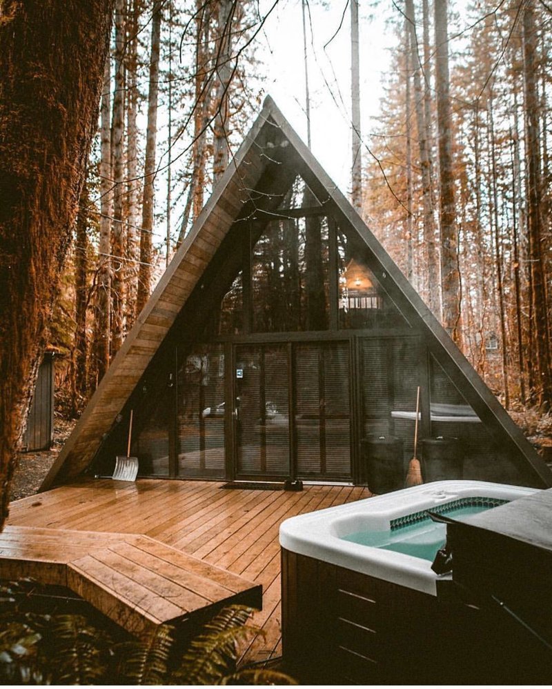 Треугольные деревянные дома