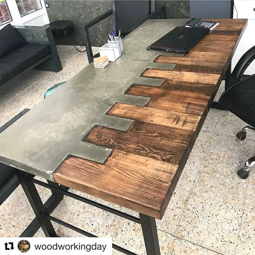стол из арматуры и дерева