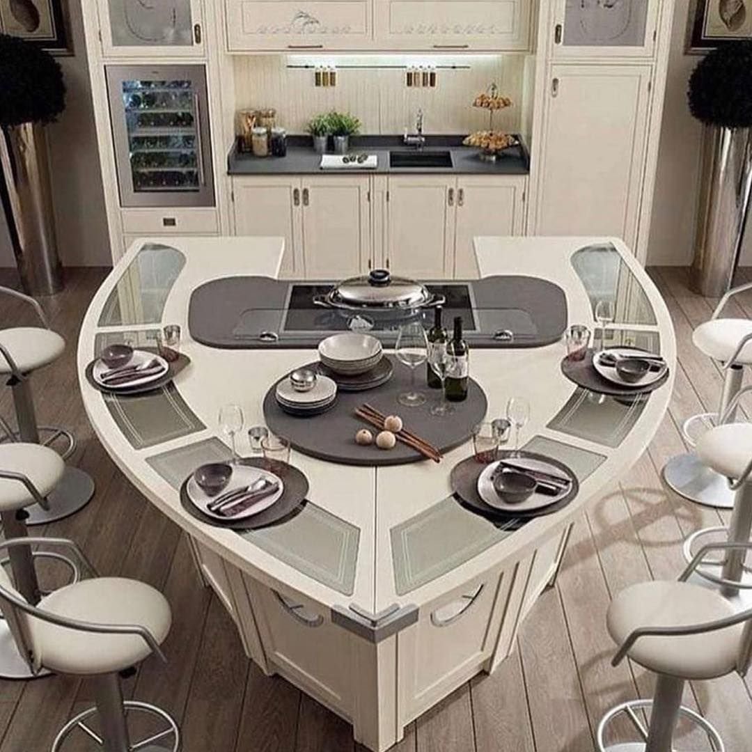 Необычные столы на кухне