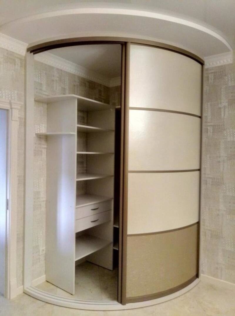 Радиусные двери-купе аристо