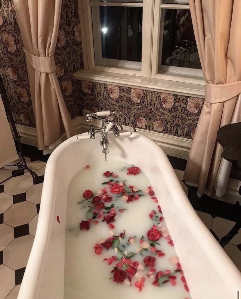 Ванная с розами