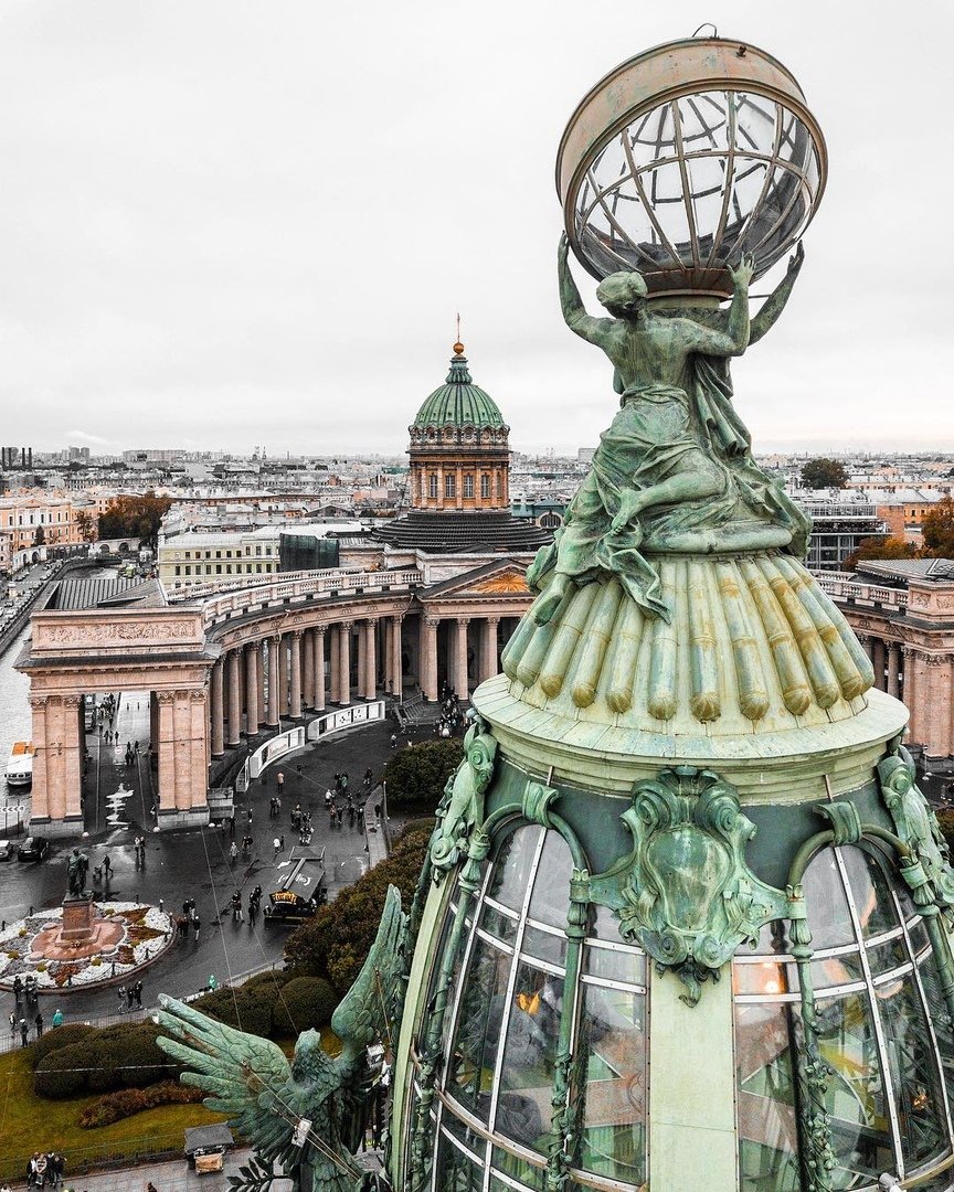 Дом Зингера в Санкт-Петербурге