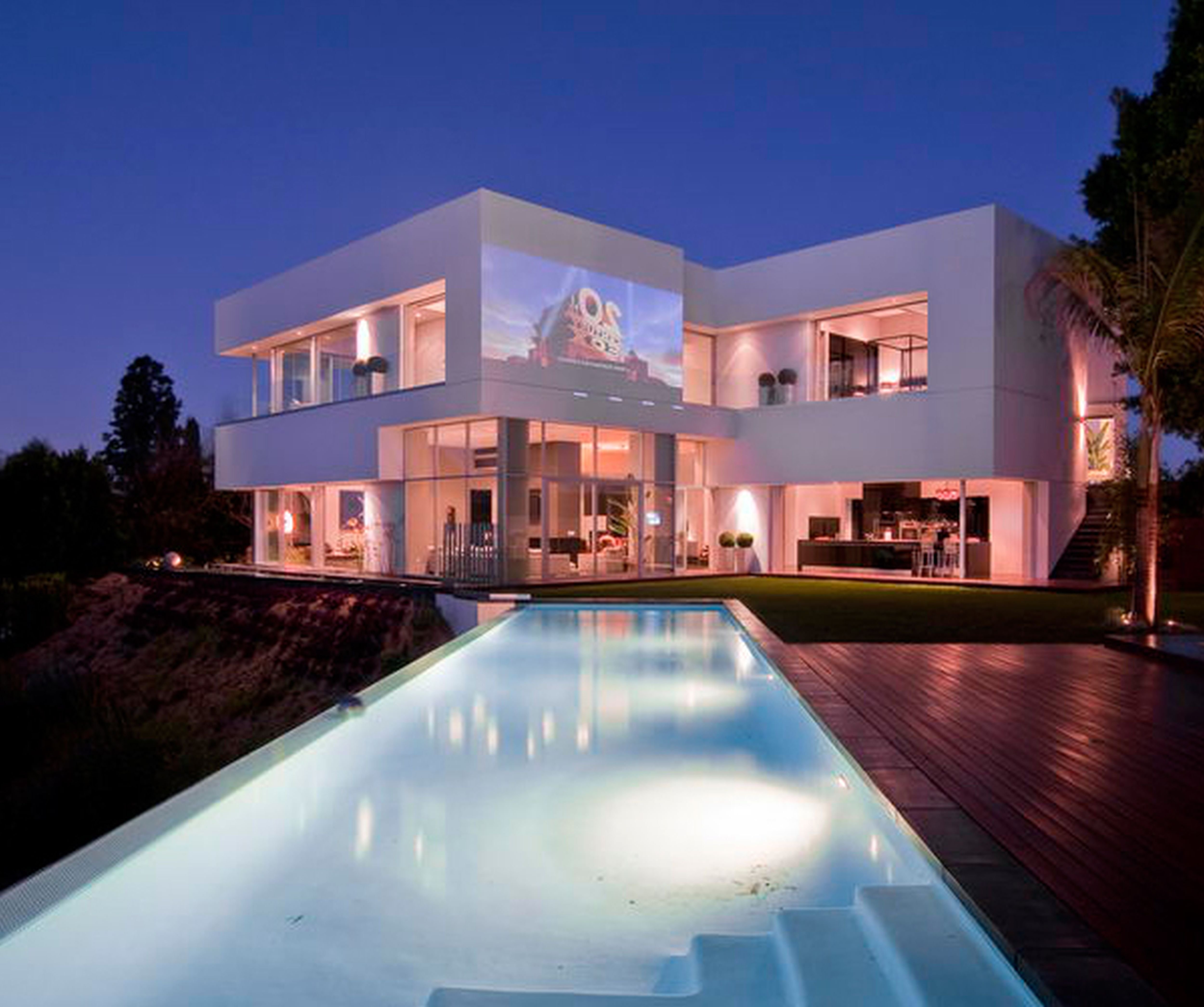 Фото крутых домов. Вилла в Лос Анджелесе Беверли Хиллс. Особняк Лос Анджелес. Modern Mansion Лос Анджелес. Особняк Рианны.