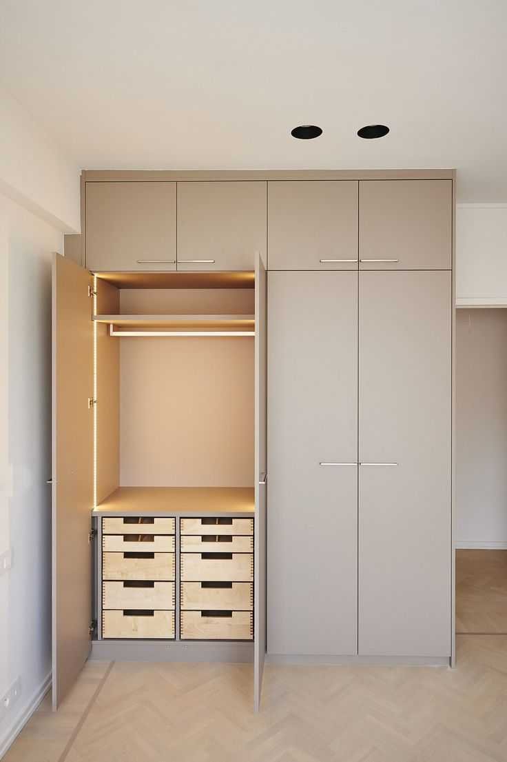 Шкаф купе Sliding-Door Wardrobe