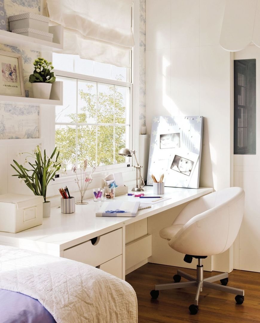 Письменный стол у окна икея