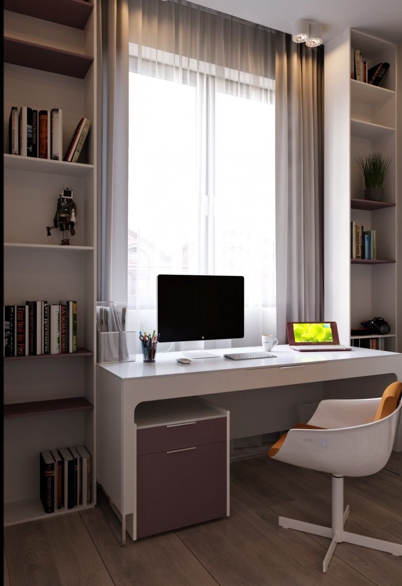 Рабочее место возле окна