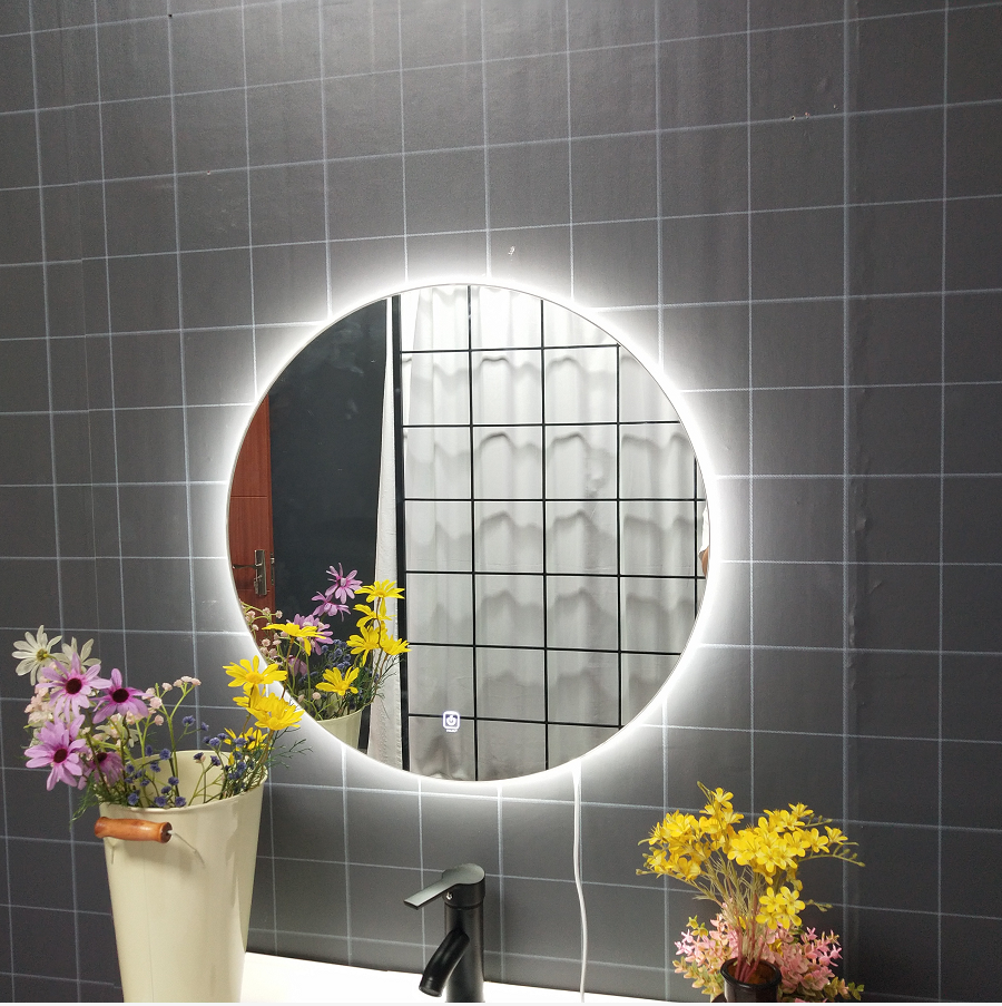 Зеркало с led подсветкой 70x65