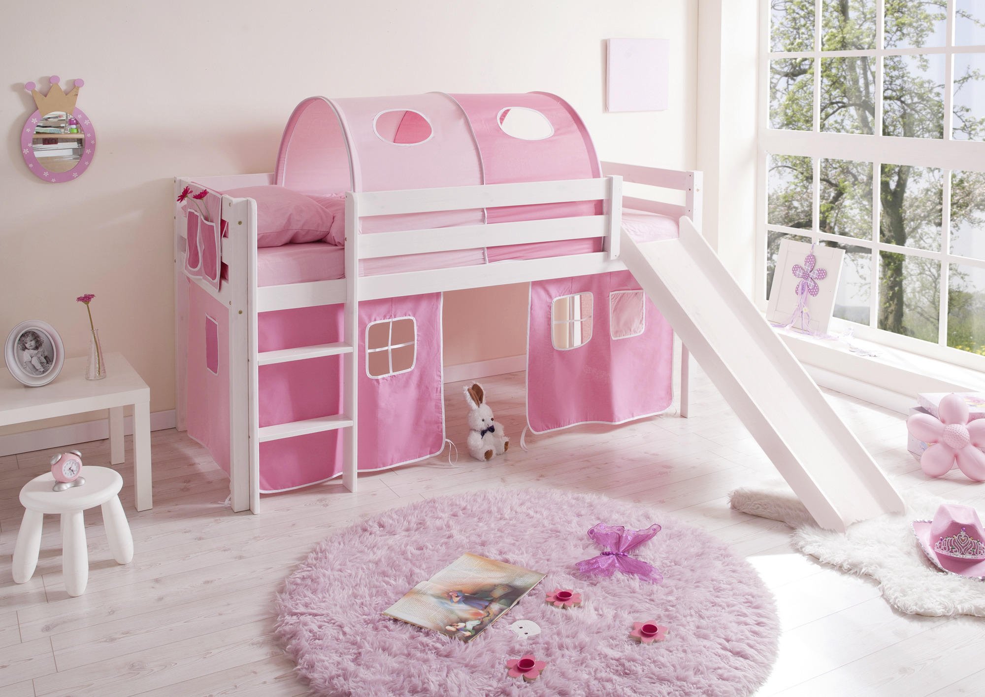 Двухэтажная кровать для детей розовая