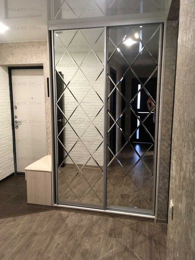 Шкаф купе 4 двери 1 зеркало