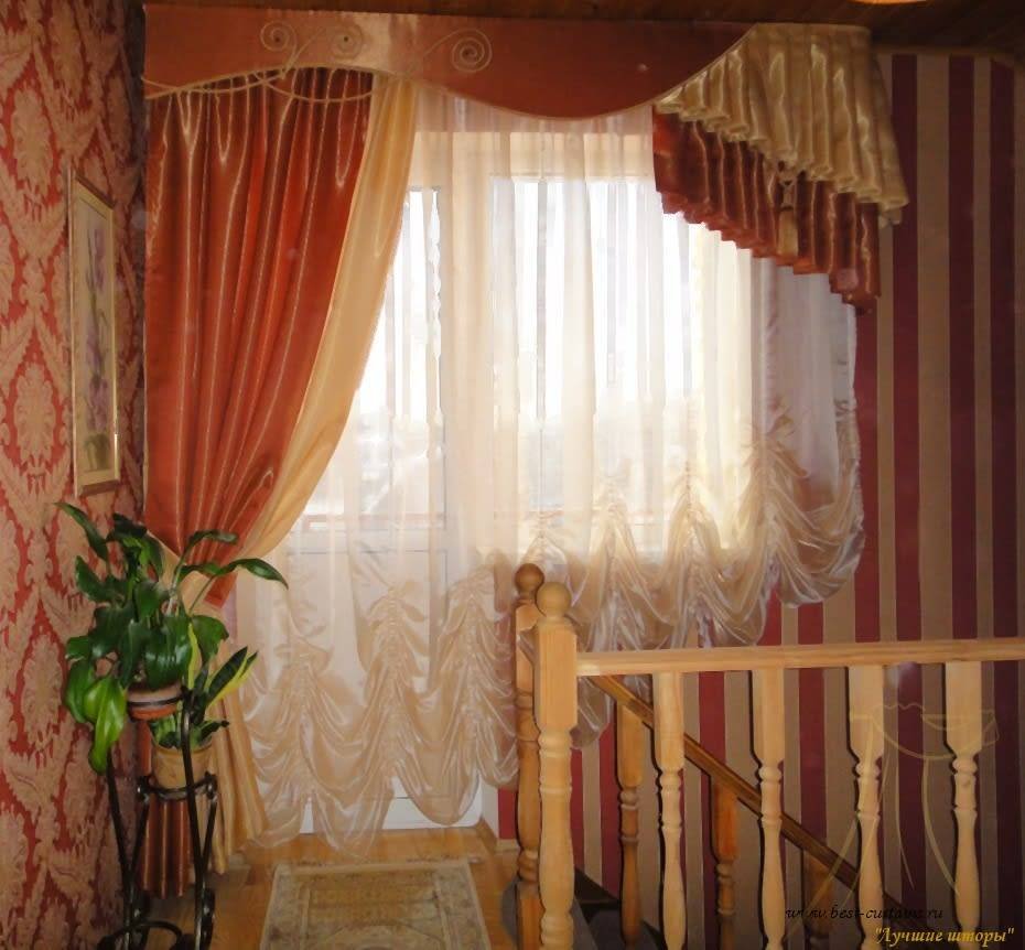 Тюль на лестничное окно