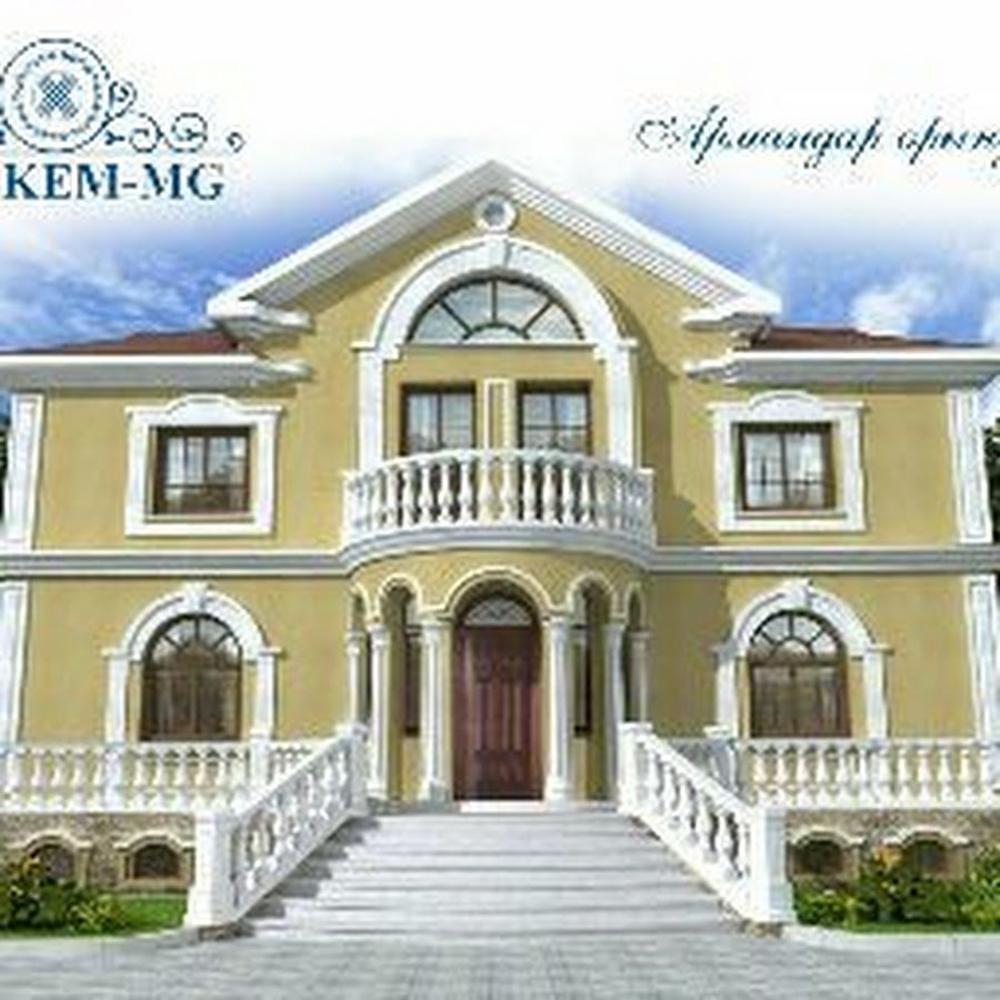 Фасад с колоннами