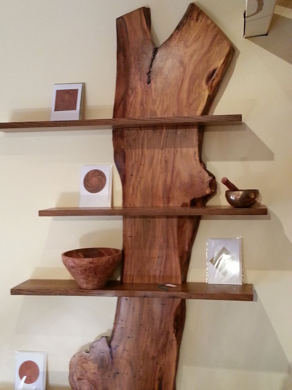 Декор деревянного стеллажа