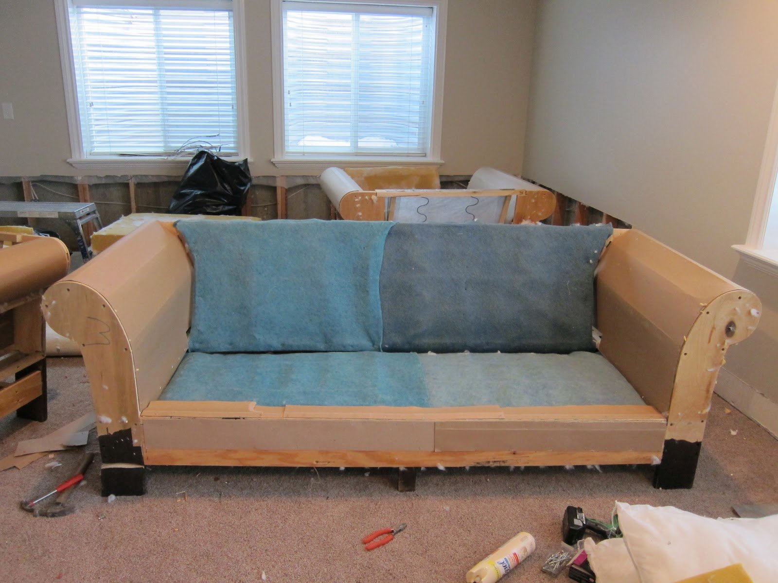 Самодельный диван. Мягкая мебель своими руками. Переделать диван. Каркас дивана.