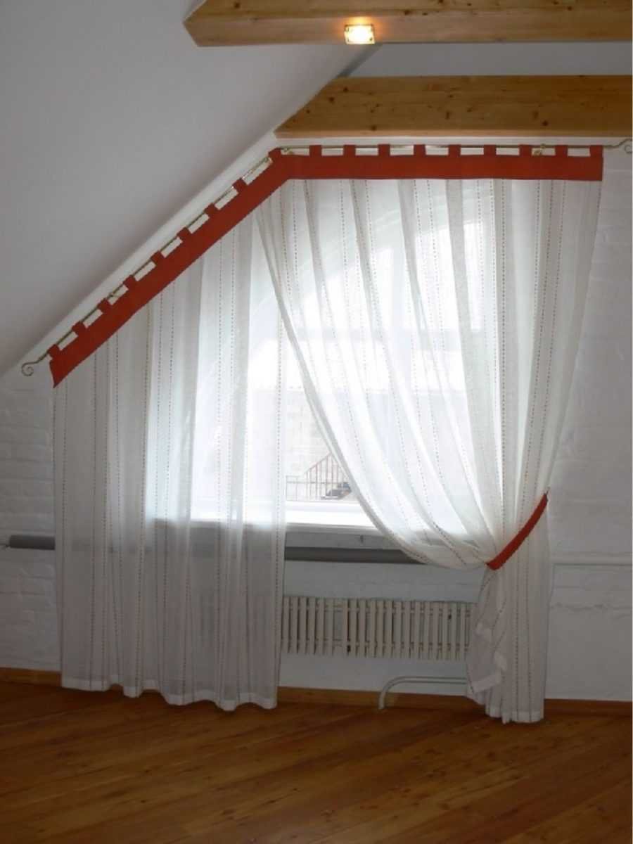 Карниз на скошенное окно
